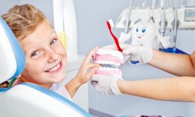 Stomatologia dziecięca – co warto wiedzieć na temat dbania o zęby u dziecka?
