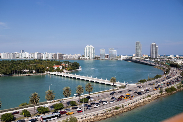 Praca i Å¼ycie w Miami - szanse i wyzwania dla PolakÃ³w na Florydzie